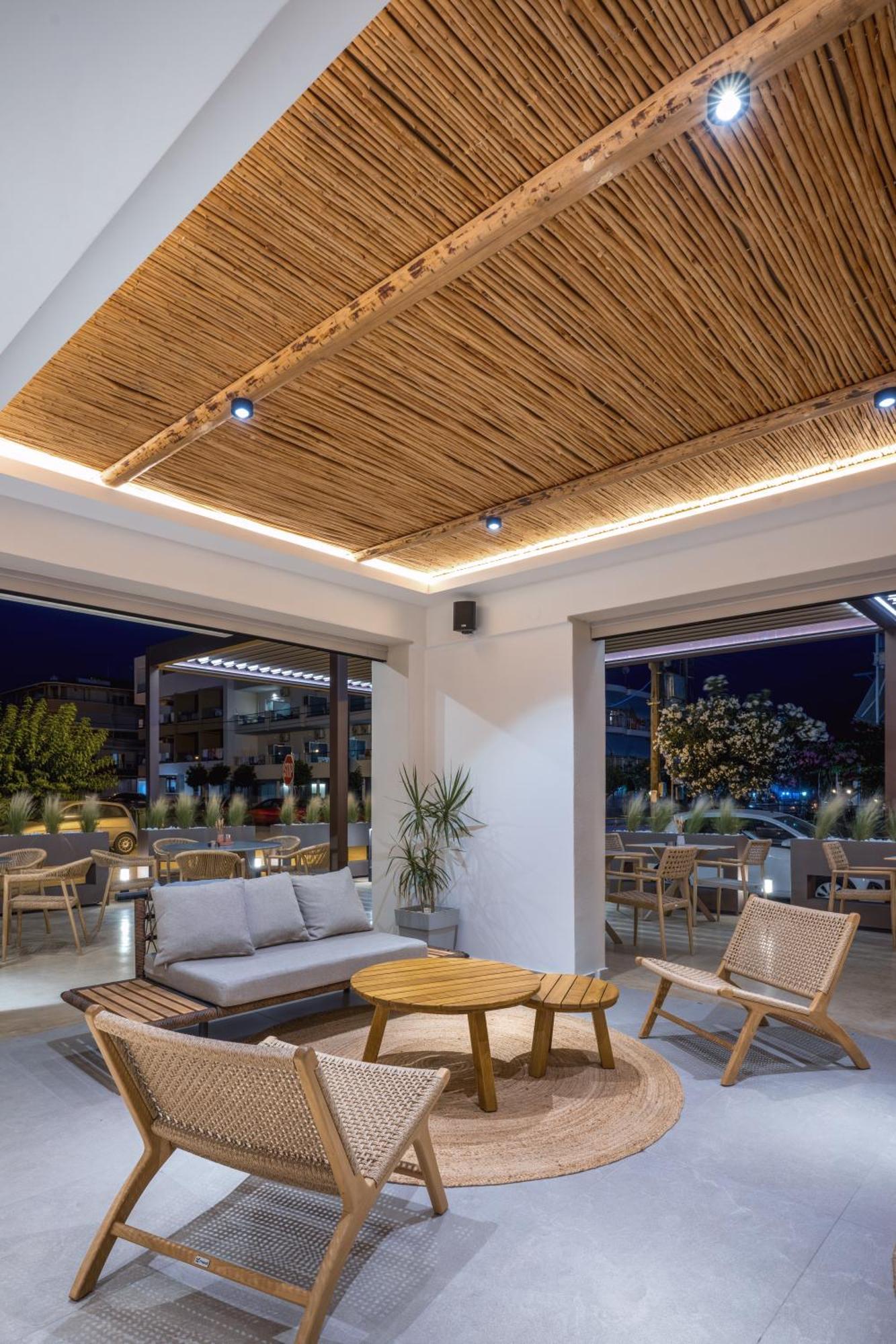 尼欧波洛伊Pantheon Sea View公寓式酒店 外观 照片