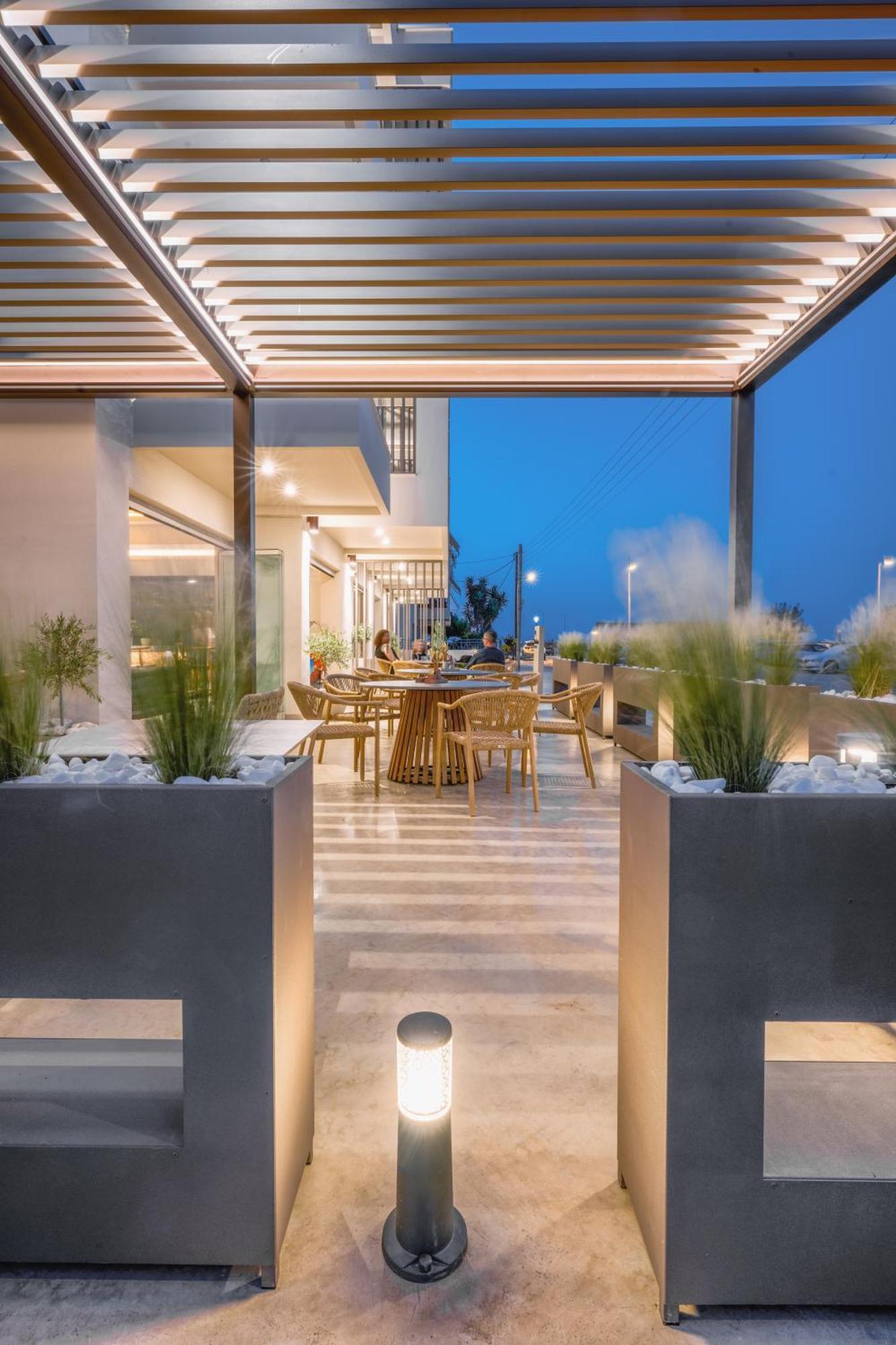 尼欧波洛伊Pantheon Sea View公寓式酒店 外观 照片