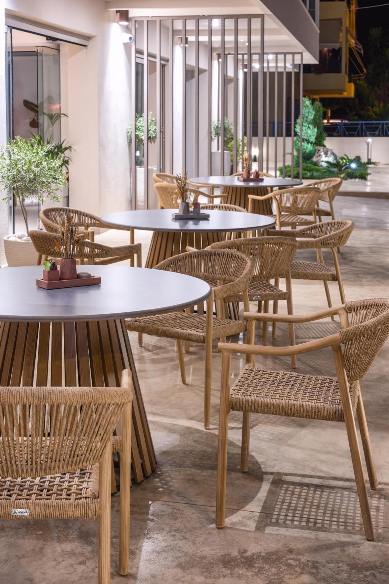 尼欧波洛伊Pantheon Sea View公寓式酒店 外观 照片